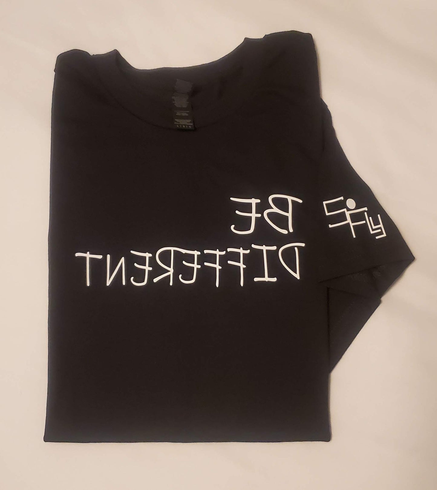 TEACHER / EDUCATOR T-SHIRT be different