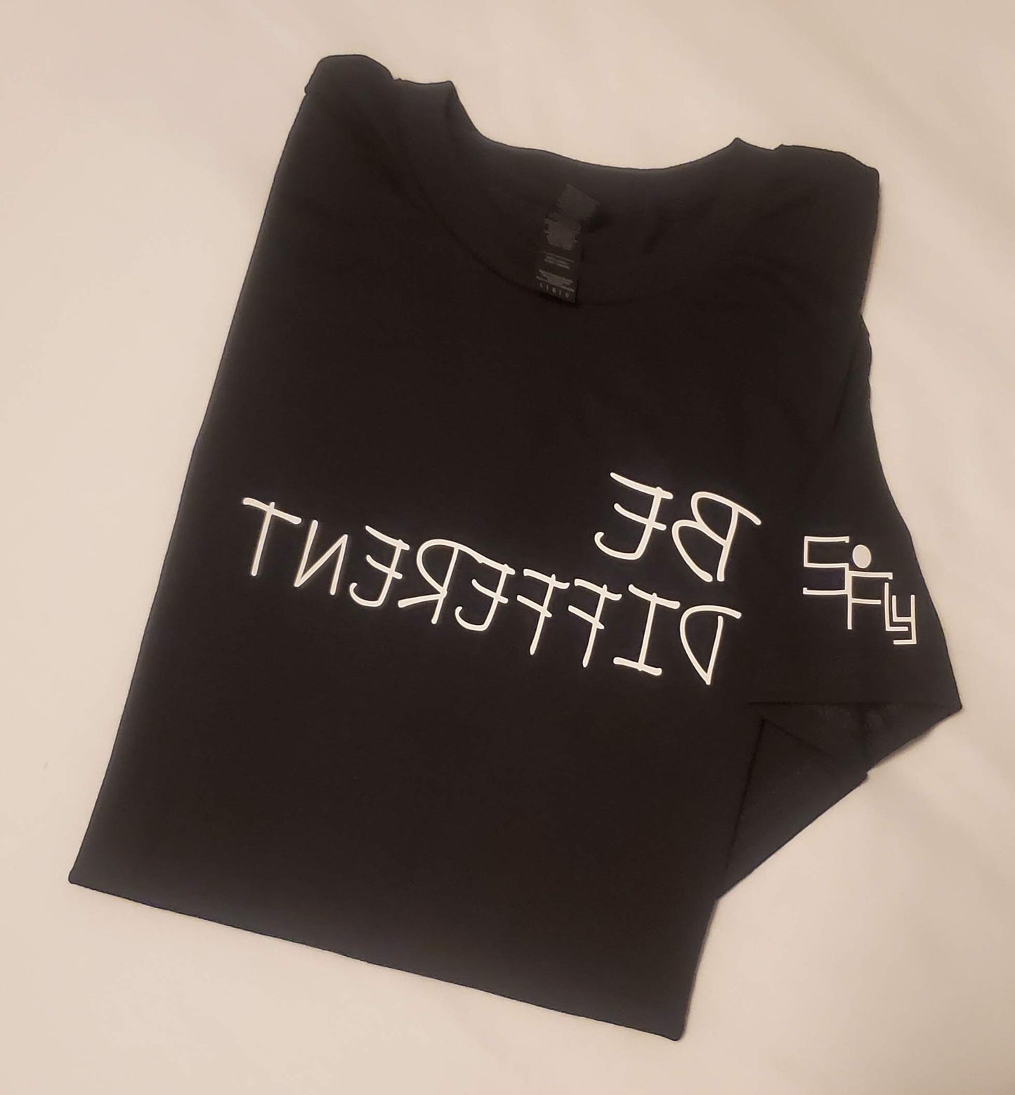 TEACHER / EDUCATOR T-SHIRT be different